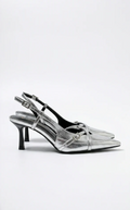 Zapatos de tacón con talón abierto y hebilla